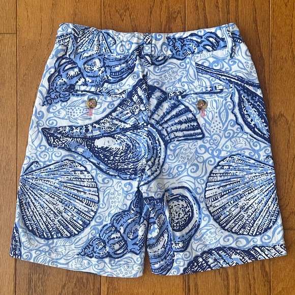 Lilly Pulitzer | white shorts with blue seashell print - Picture 3 of 3